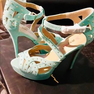 Fab heels brand new